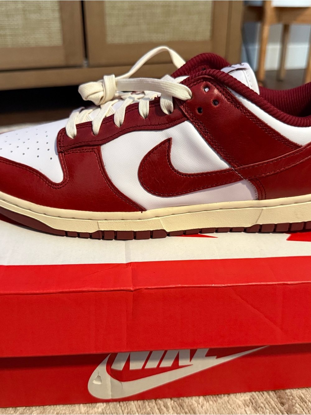 Nike Dunks Low PRM
Vintage Team Red